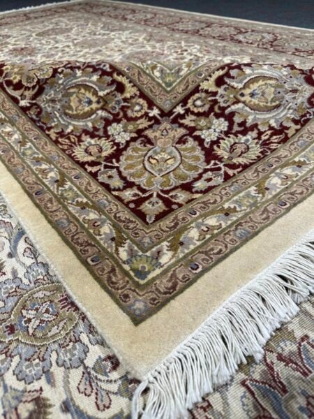 Kashmiri Rug - 310 cm x 249 cm - Image 9
